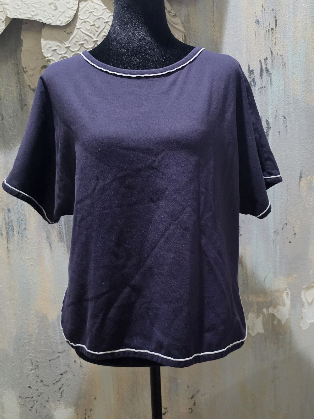 Max Studio Navy Short Sleeve Top with White Trim Size Medium